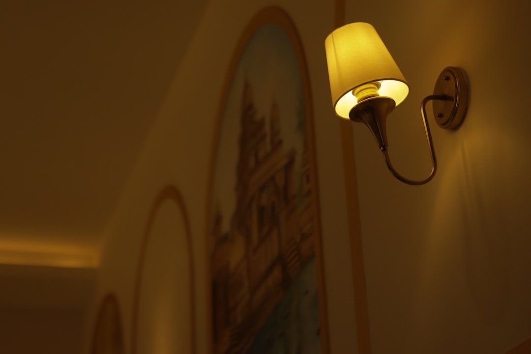 Đồ decor khách sạn cần vừa đẹp vừa đủ thực dụng để sống tốt trong môi trường vận hành liên tục