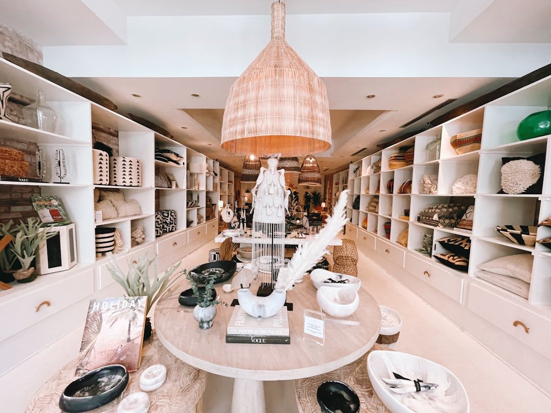 Địa Chỉ Bán Đồ Decor Ở Hà Nội: 7 Dấu Hiệu Giúp Bạn Chọn Đúng Nơi Có Gu 2 Sự chọn lọc trong sản phẩm giúp địa chỉ decor có tinh thần thẩm mỹ rõ ràng hơn