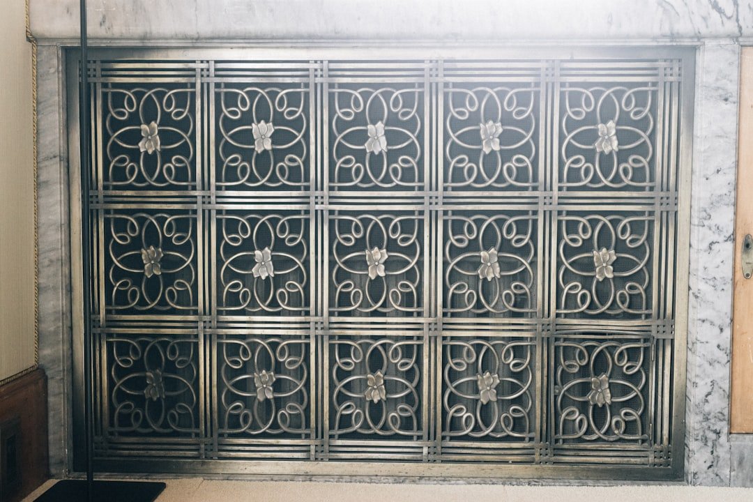 Đường nét decor sắt nghệ thuật tạo cảm giác sắc nét và có chiều sâu