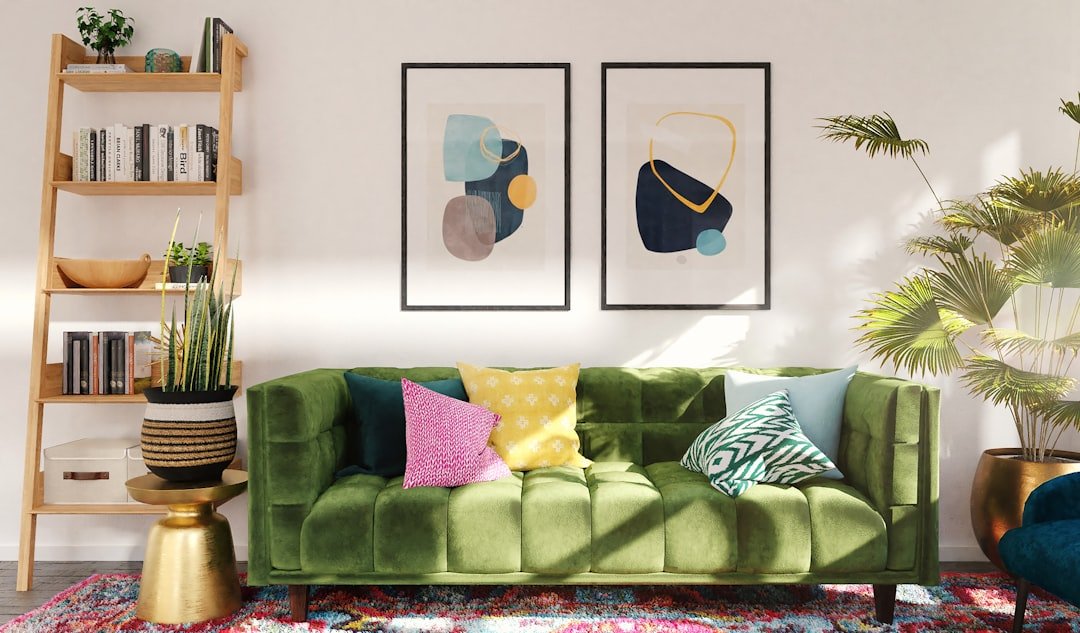 tranh treo tường cùng ghế sofa
