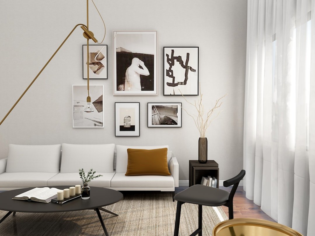 tranh treo tường cùng ghế sofa