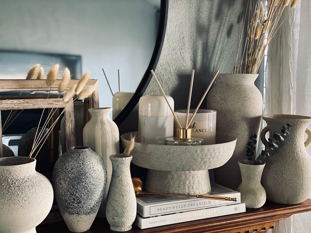 Chất liệu decor hoàn thiện tốt giúp món trang trí nhìn sang hơn dù thiết kế không quá cầu kỳ